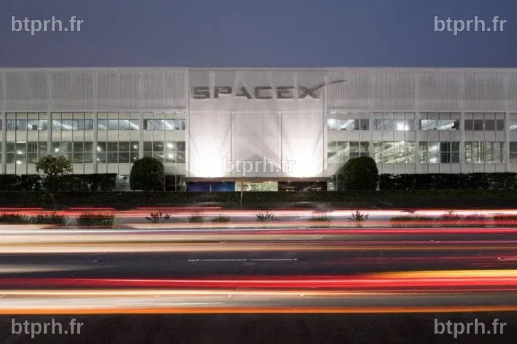 SpaceX d'Elon Musk franchit une nouvelle étape : quatre grandes banques ...