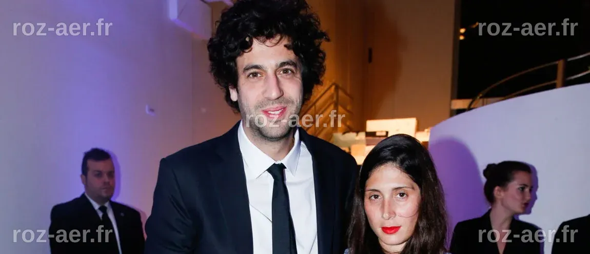 La Vie Privée de Max Boublil : Exploration de Son Univers avec Virginie Benarroch