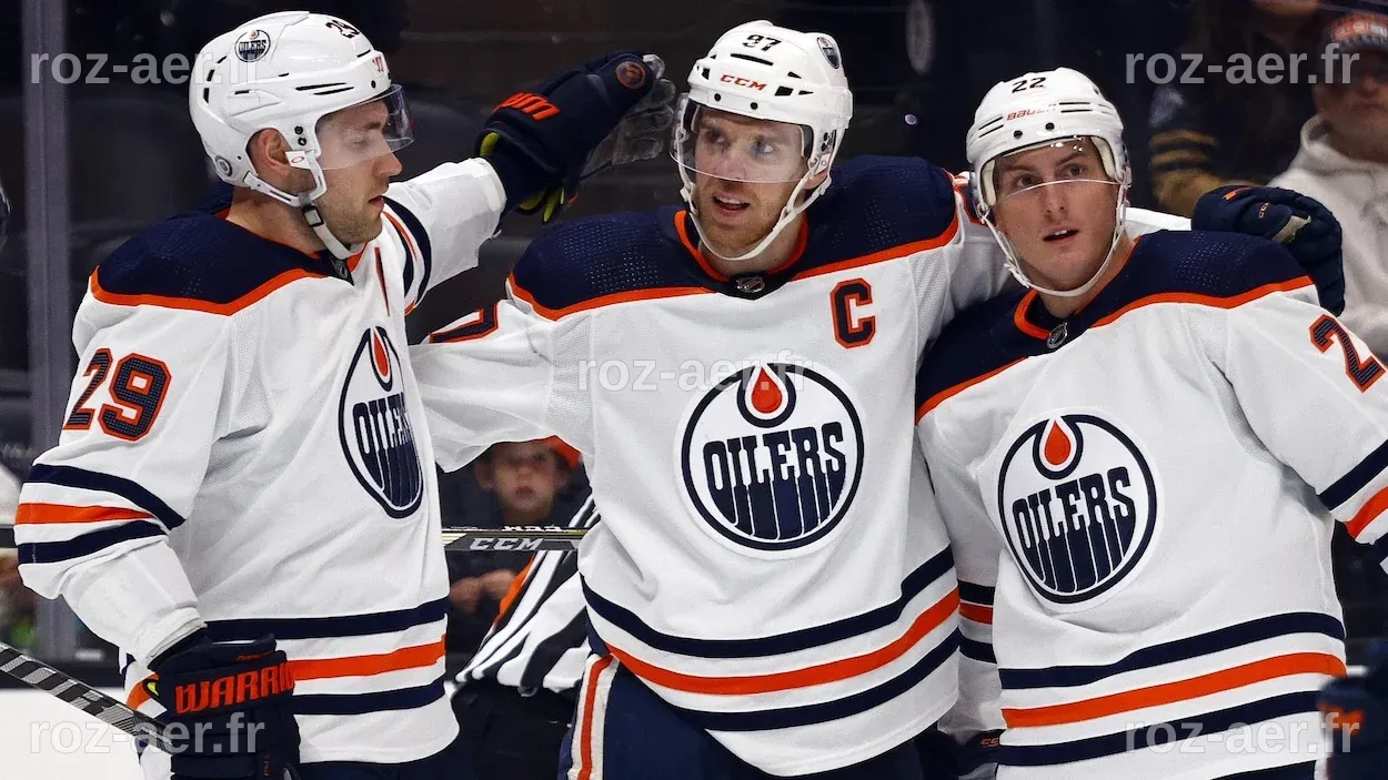 Les Oilers enchaînent une cinquième victoire consécutive et mettent fin aux espoirs des Blackhawks en playoffs