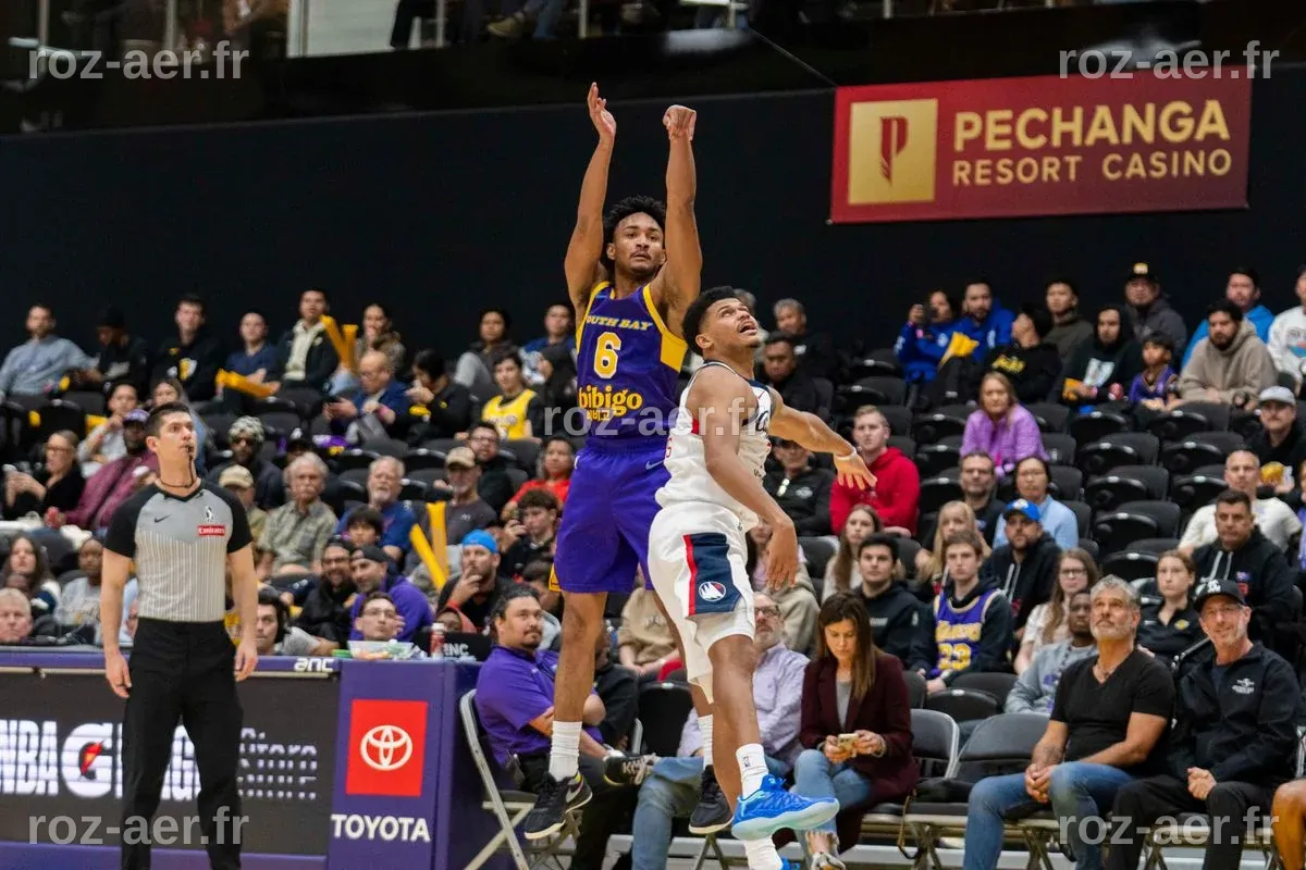 TST Images: SB Lakers defeat SD Clippers, 127-118, at UCLA Health ...