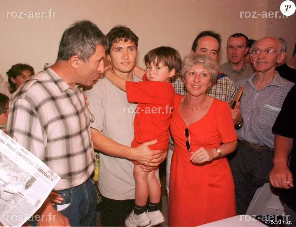 Bixente Lizarazu et son fils Tximista en juillet 1998. - Purepeople