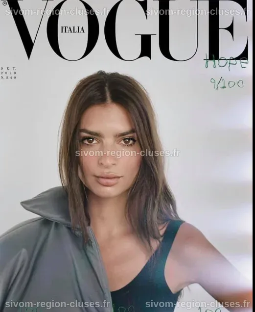 Emily Ratajkowski Taille