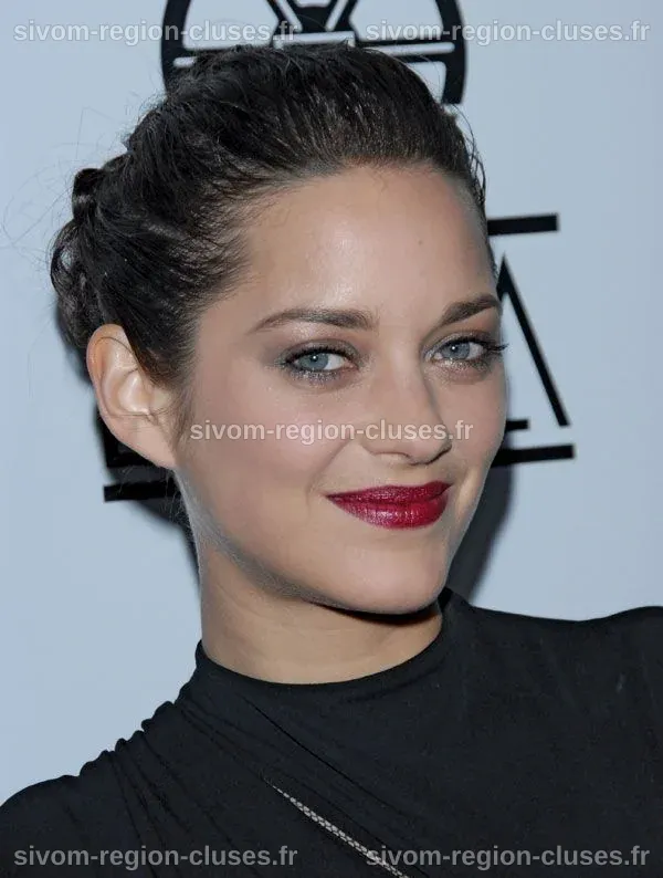 La taille de Marion Cotillard - Quelle taille font-ils? 📏