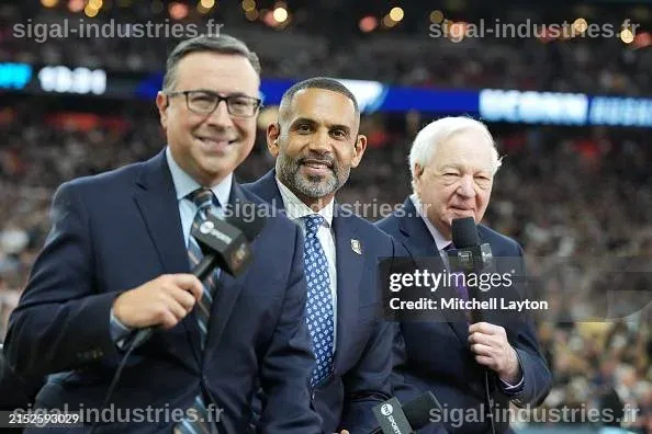 Découvrez les Commentateurs du Final Four 2026 : Ian Eagle, Grant Hill et Plus