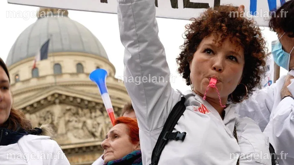 France's health system under pressure of increasing demands - BBC News
