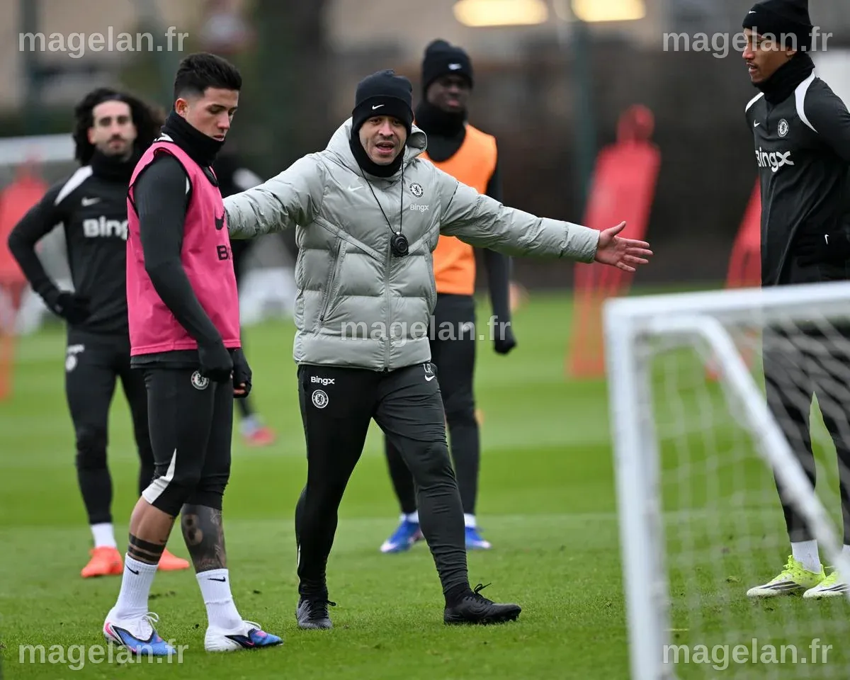 Chelsea FC: Liam Rosenior issues quadruple transfer update and reveals ...