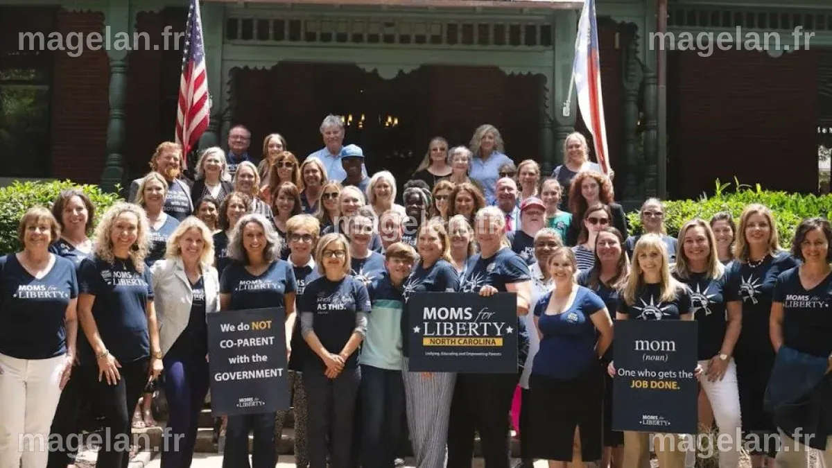 Daily Wire: El Departamento de Justicia investigó a Moms For Liberty al ...