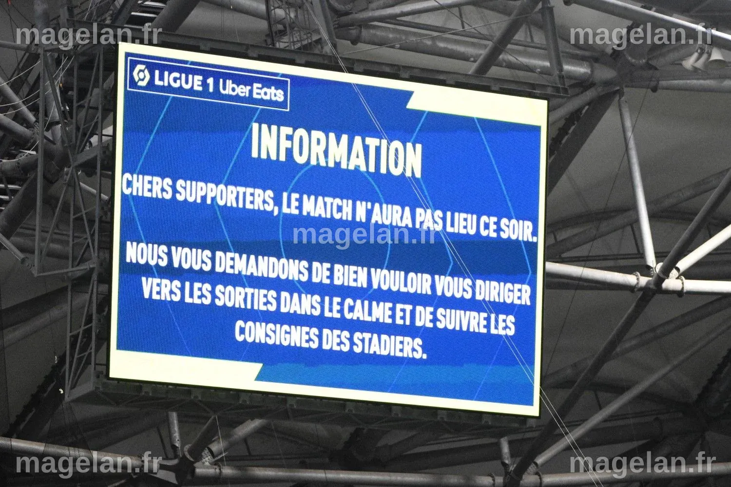 Incidents avant le match OL-OM : six policiers blessés et neuf ...