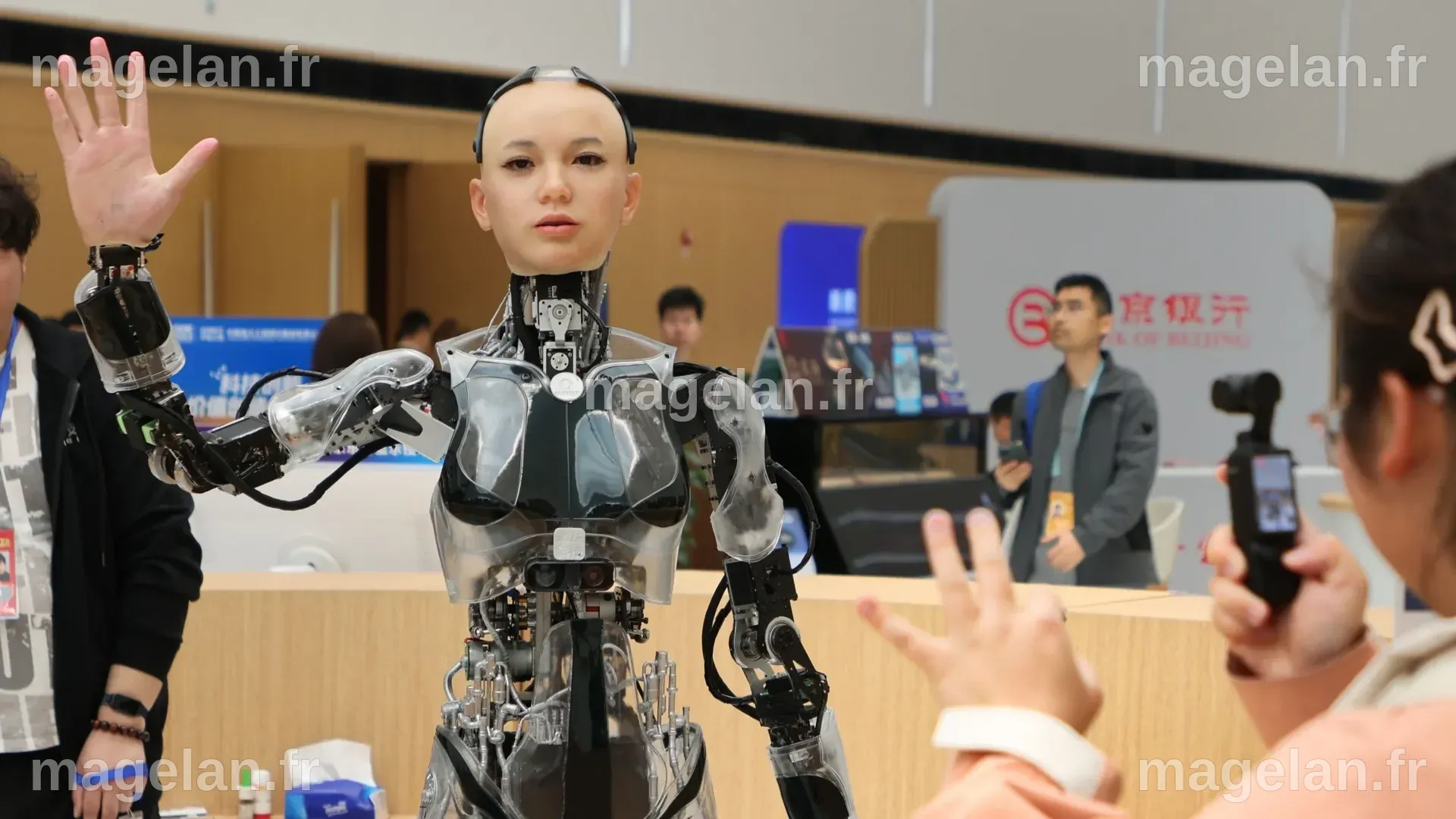 'Ici le monde' : en Chine, une école développe des robots humanoïdes ...