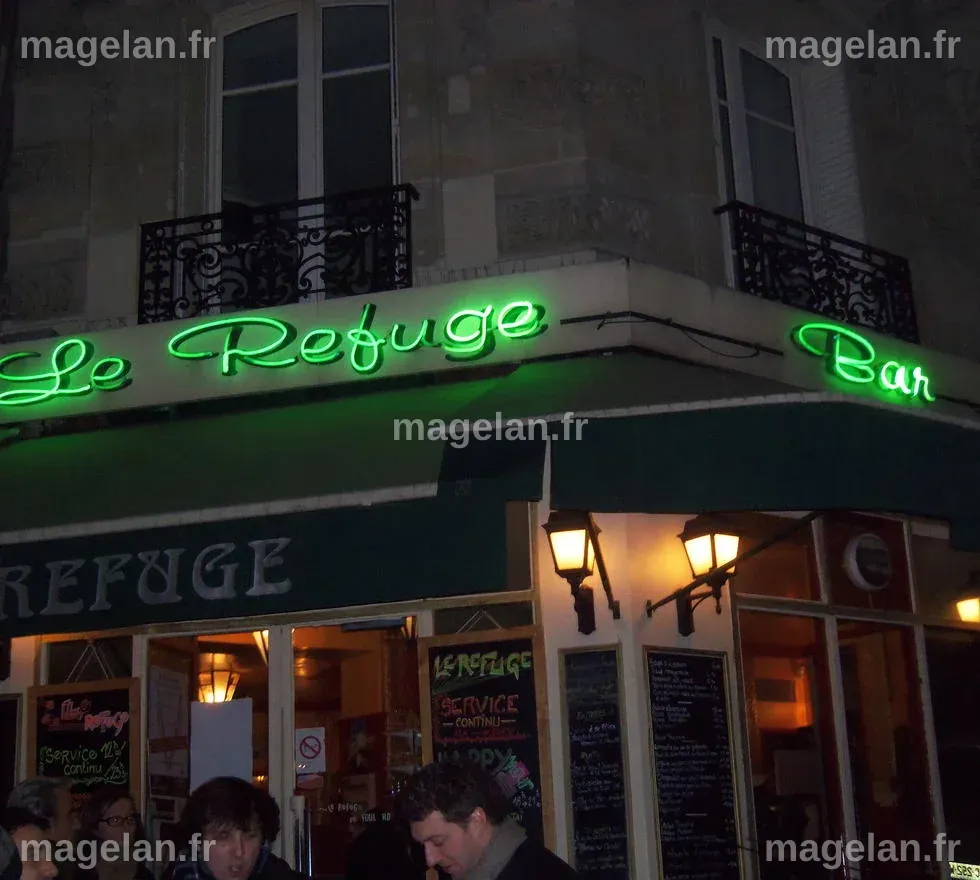 Un restaurant parisien au charme discret, le refuge de Michèle Laroque