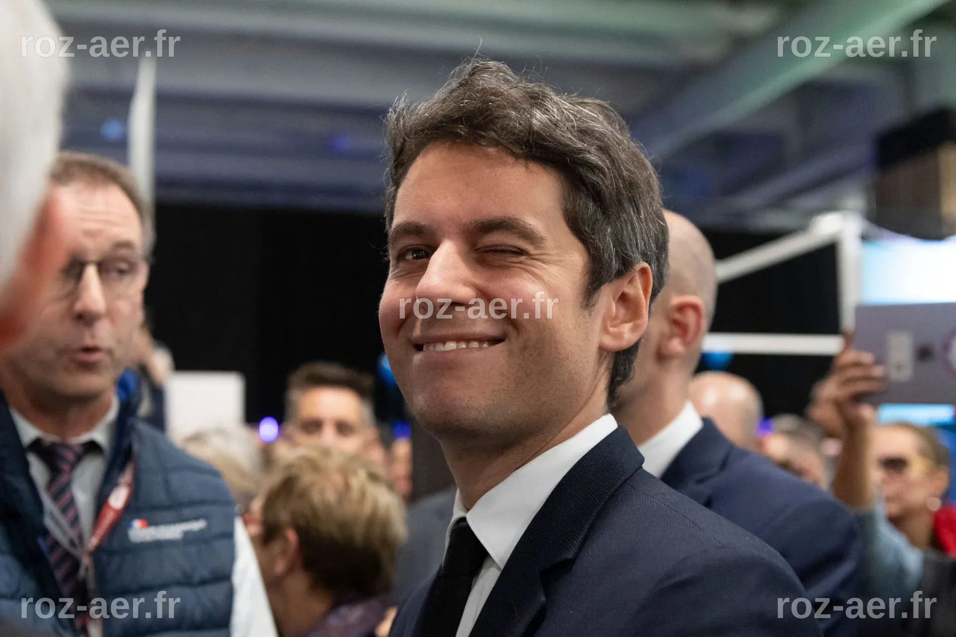Gabriel Attal : Taille, Vie Privée et Parcours Politique