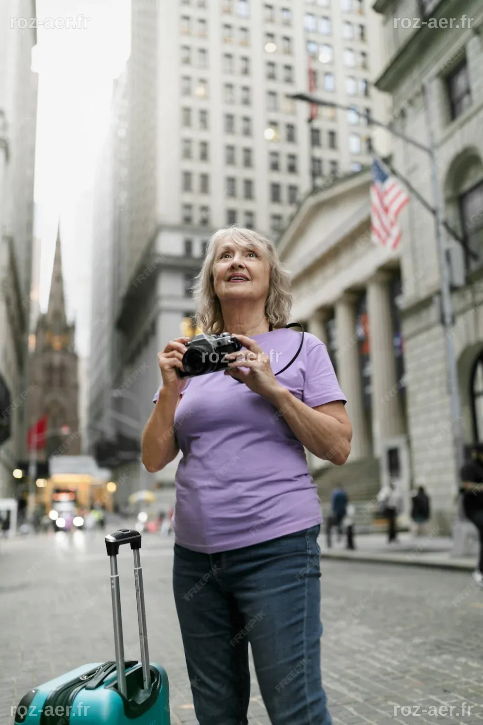 Premium Photo | Senior woman traveling areound the world