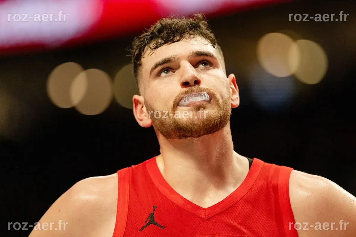 Fox scores 37 points to lead Spurs past Trail Blazers 115-102 in NBA ...