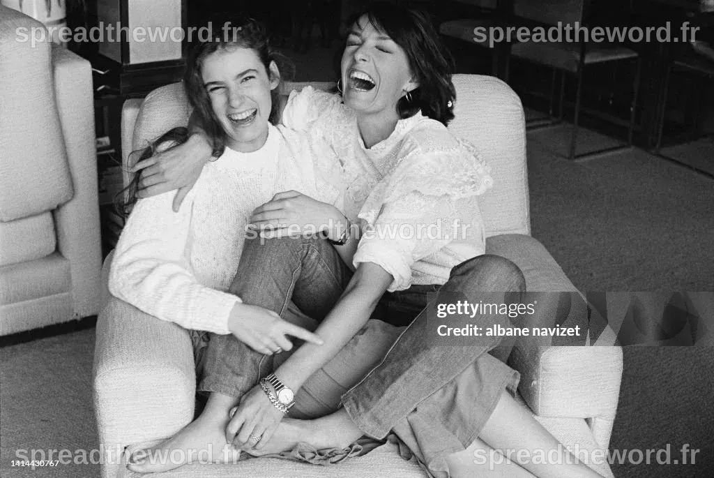 La chanteuse et actrice Marie Laforet et sa fille Lisa Azuelos en ...
