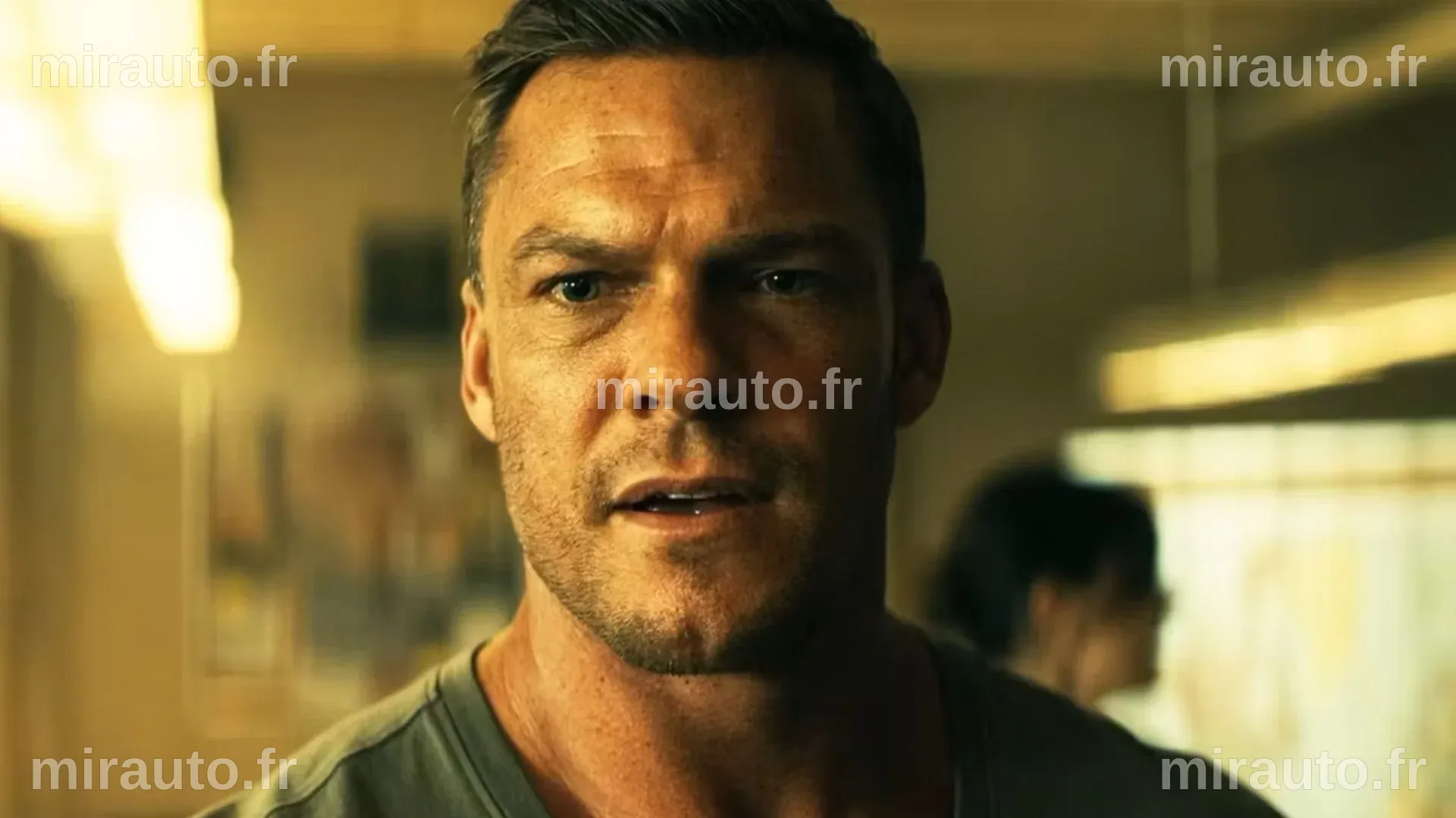 Alan Ritchson : Les coulisses éprouvantes de 'War Machine', entre action et science-fiction