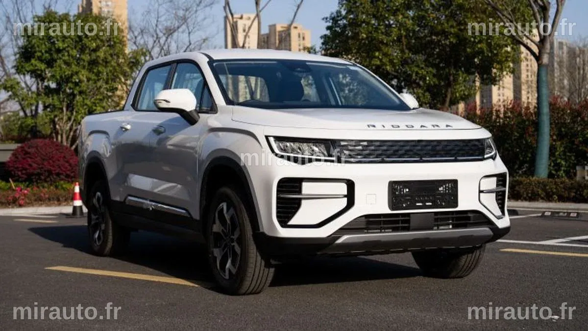 Ford Lance un Utilitaire Électrique Fabriqué en Chine pour Conquérir le Marché Européen des Véhicules Électriques