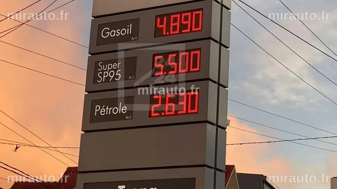 Hausse spectaculaire des prix de l'essence à Houston : près de 40 cents en une semaine en raison du conflit perturbant une route pétrolière clé au Moyen-Orient
