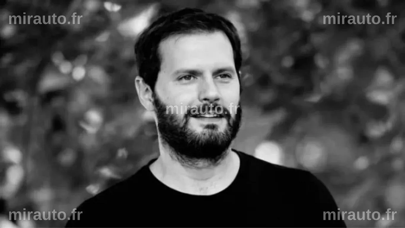 Hugo Becker : Plongée dans sa Vie Privée et Familiale
