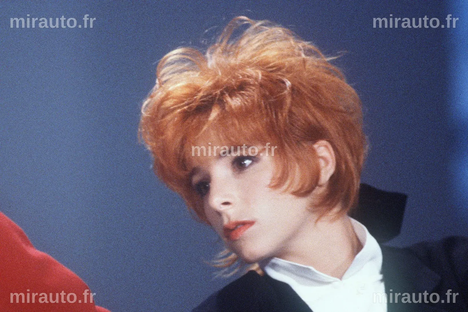 L'Enfance de Mylène Farmer : Un Voyage dans la Vie et l'Héritage d'une Icône