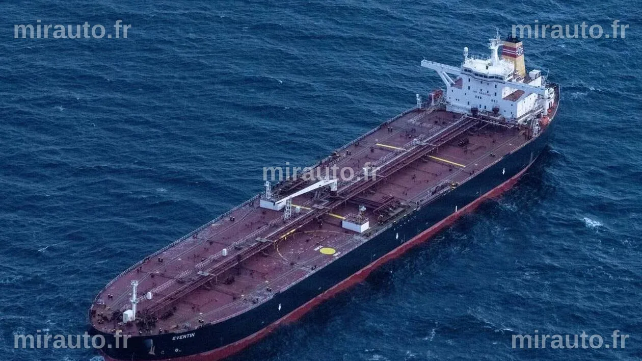La Libye remorque un pétrolier russe dérivant pour éviter une marée noire en Méditerranée