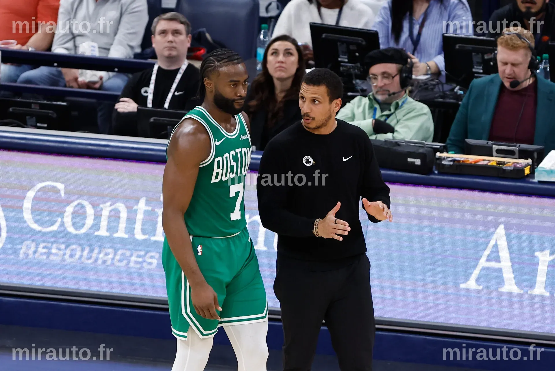 La remontée spectaculaire des Thunder et des Celtics s'impose face aux Hawks