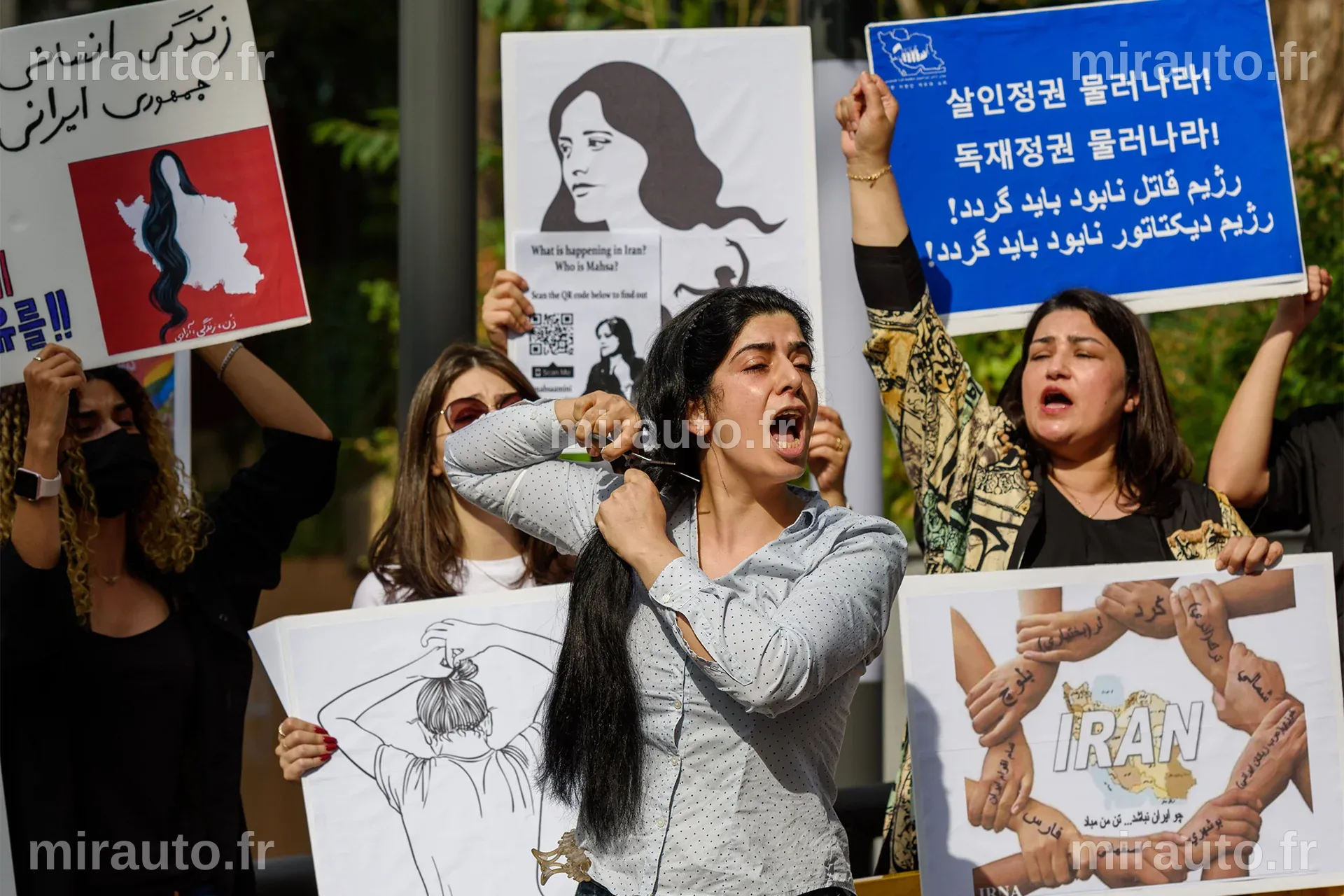 Les joueuses iraniennes qualifiées de « traîtres » après avoir refusé de chanter l'hymne national