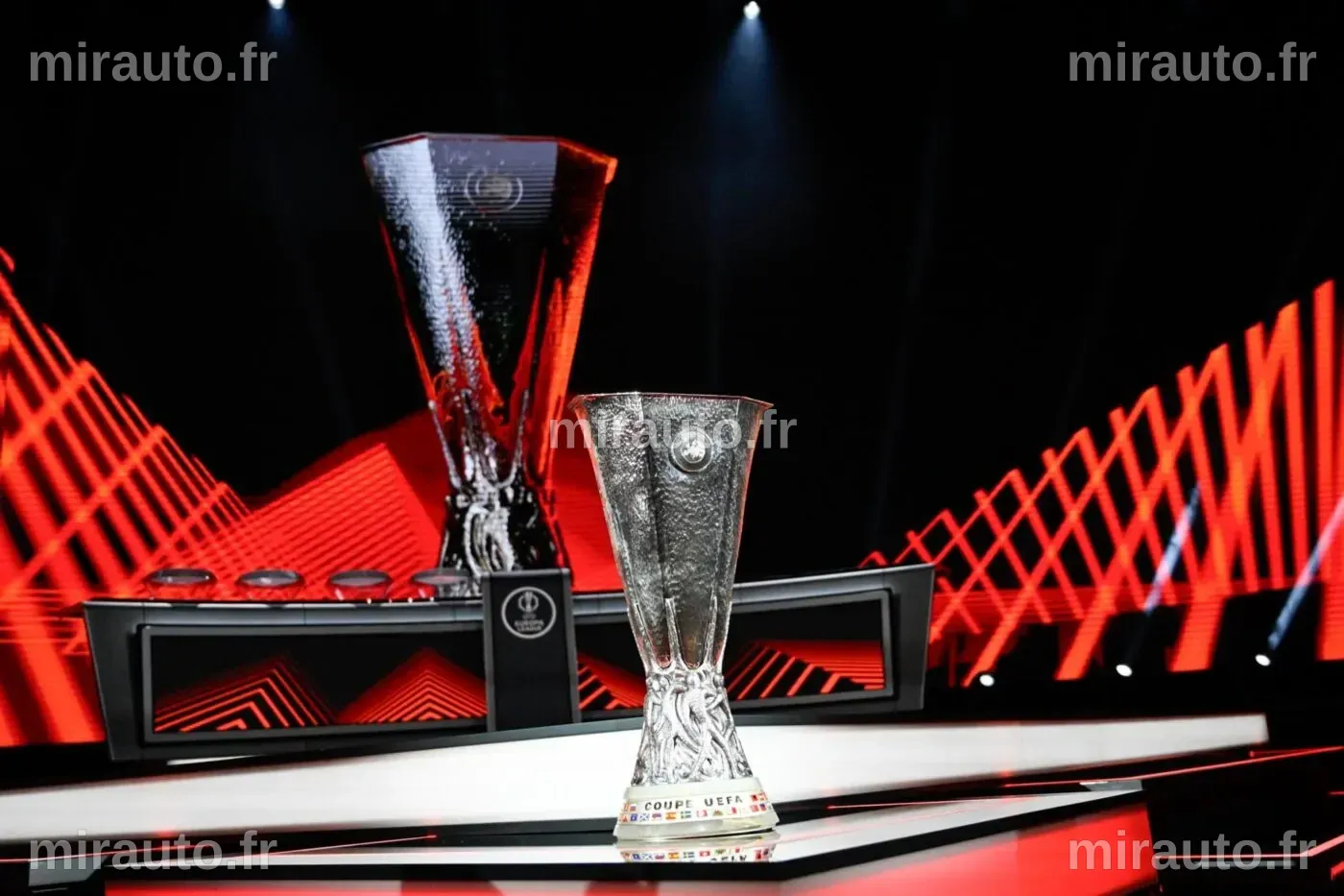 Lyon et Lille éliminés de la Ligue Europa, Strasbourg avance en Ligue Conférence