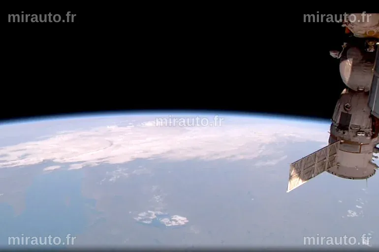 Problème d'antenne sur un vaisseau spatial russe entraîne un amarrage manuel avec l'ISS