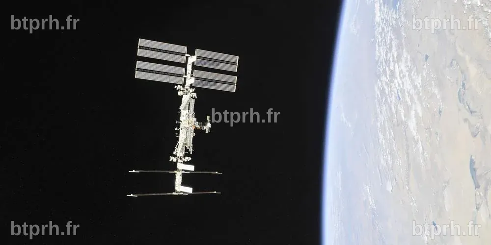 Pour l’avenir, la Nasa mise sur des stations spatiales appartenant à ...