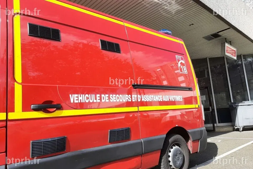 Un mort dans un accident au Mans : une voiture a percuté un piéton