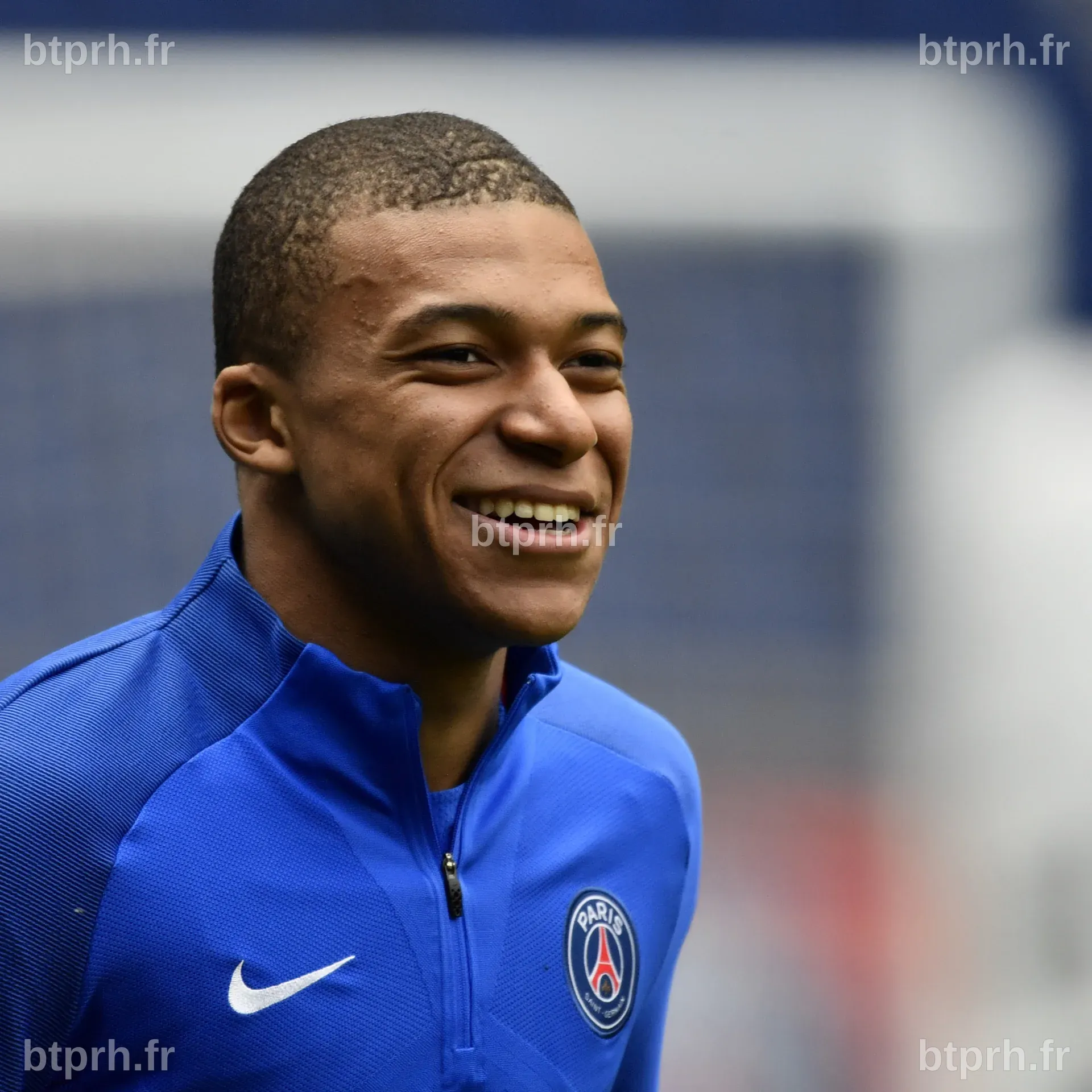 VIDÉO - PSG : Kylian Mbappé dévoile son nouveau numéro