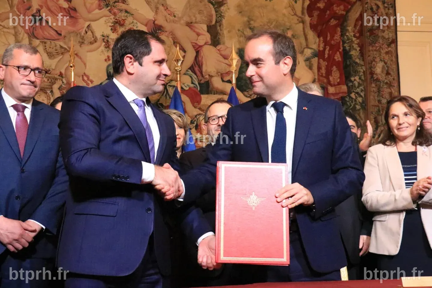 Après la chute du Haut-Karabakh, la France lance une coopération ...