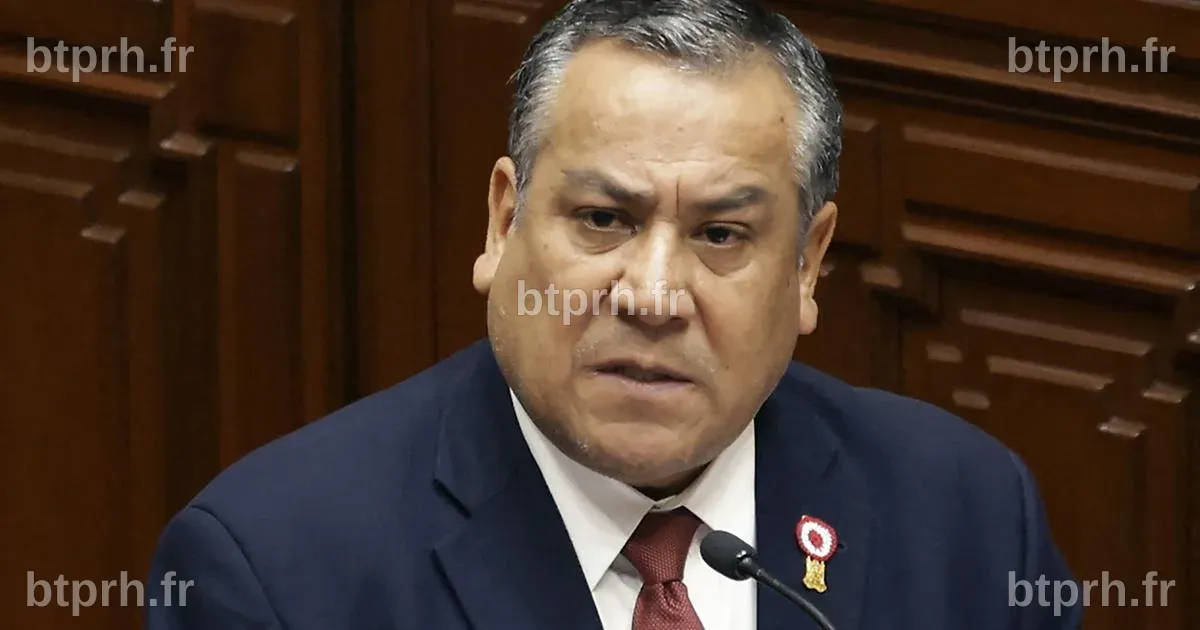 Pérou : menacé de censure, le premier ministre Gustavo Adrianzen ...