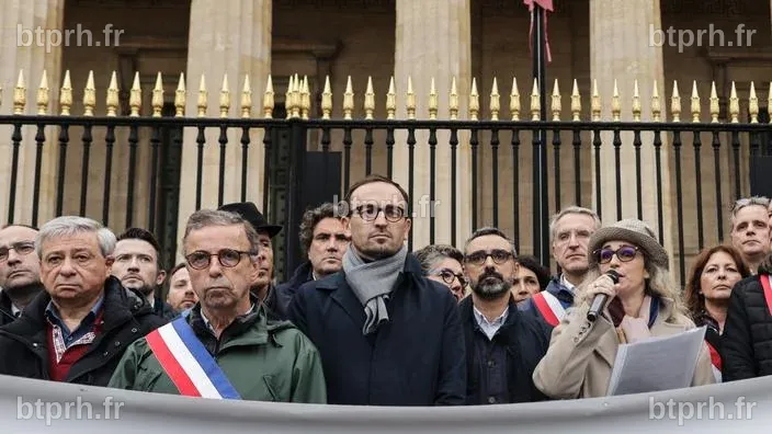 Municipales 2026 : à Bordeaux, le maire Pierre Hurmic talonné par ...