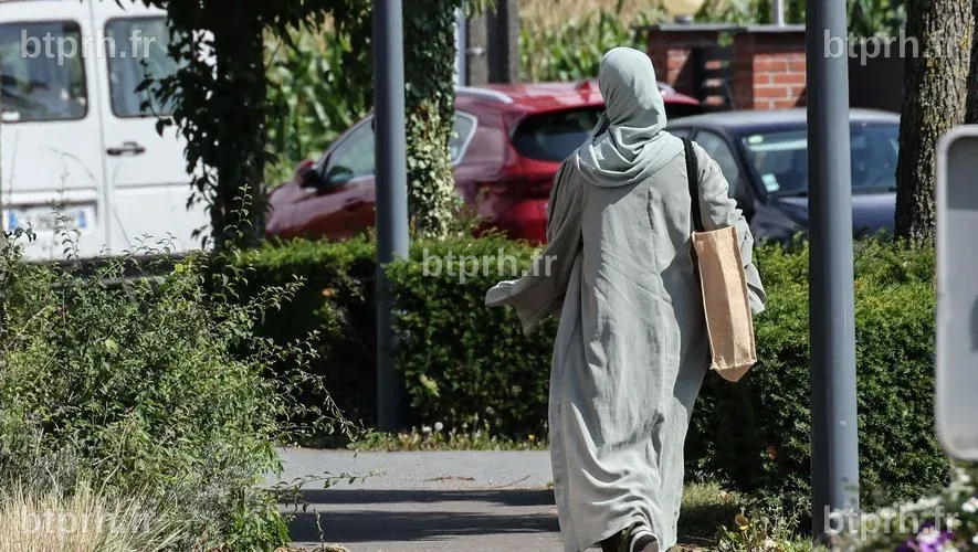 Abaya à l'école : le Conseil d’État valide, pour la seconde fois, l ...