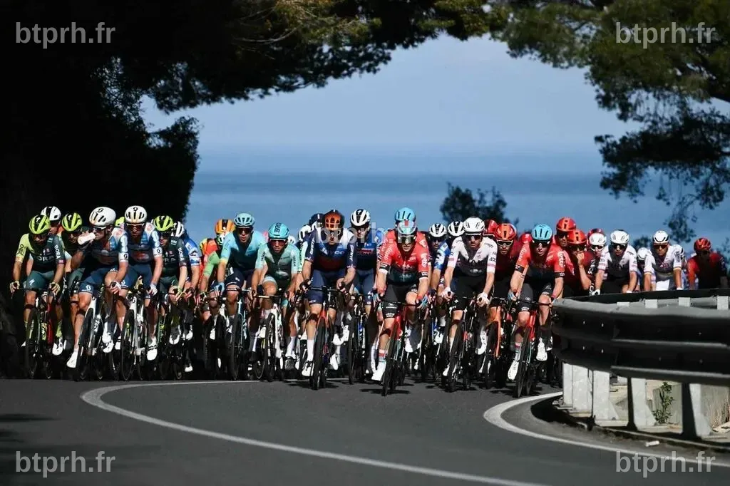 Milan-San Remo. Lourde chute pour Sergio Samitier dans la descente de ...