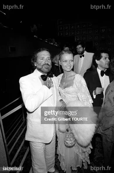Jean Yanne et sa femme Mimi Coutelier lors du Festival de Cannes le ...