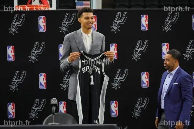 Les débuts de Victor Wembanyama avec les San Antonio Spurs repoussés au ...