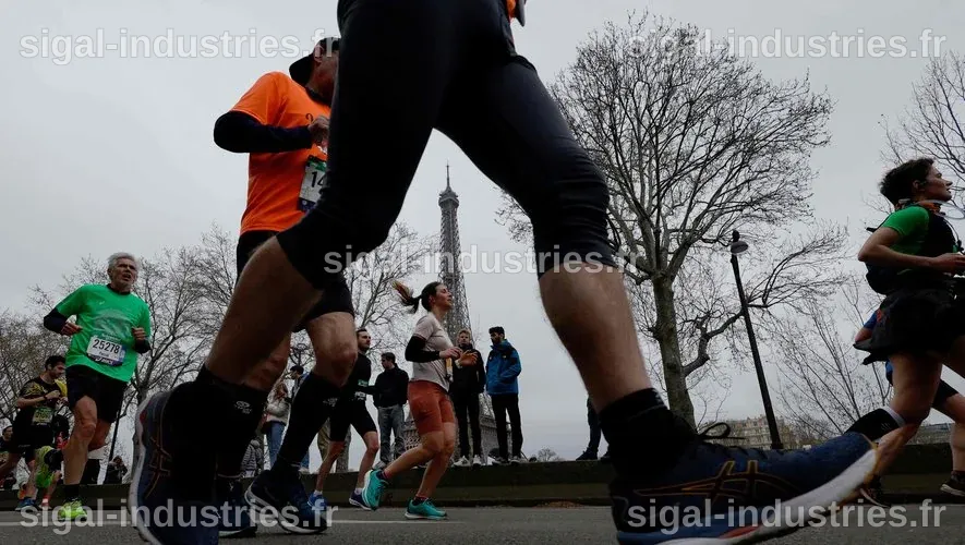 Après 93 ans et un marathon parlementaire de 25 heures, Washington adopte enfin un impôt sur le revenu, et les milliardaires commencent à faire leurs valises