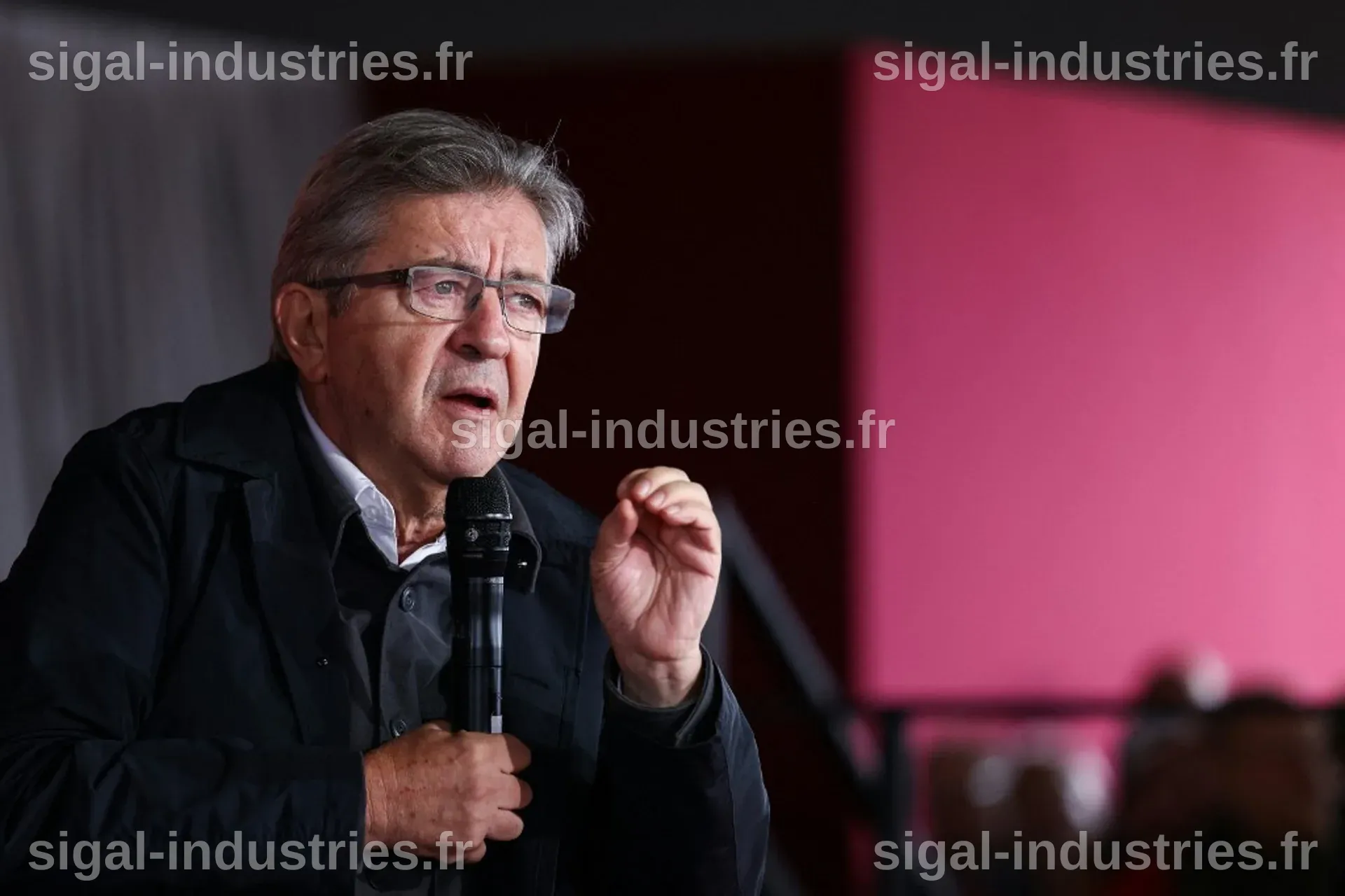 Jean-Luc Mélenchon : Vers un affrontement médiatique avec l'extrême droite pour 2027