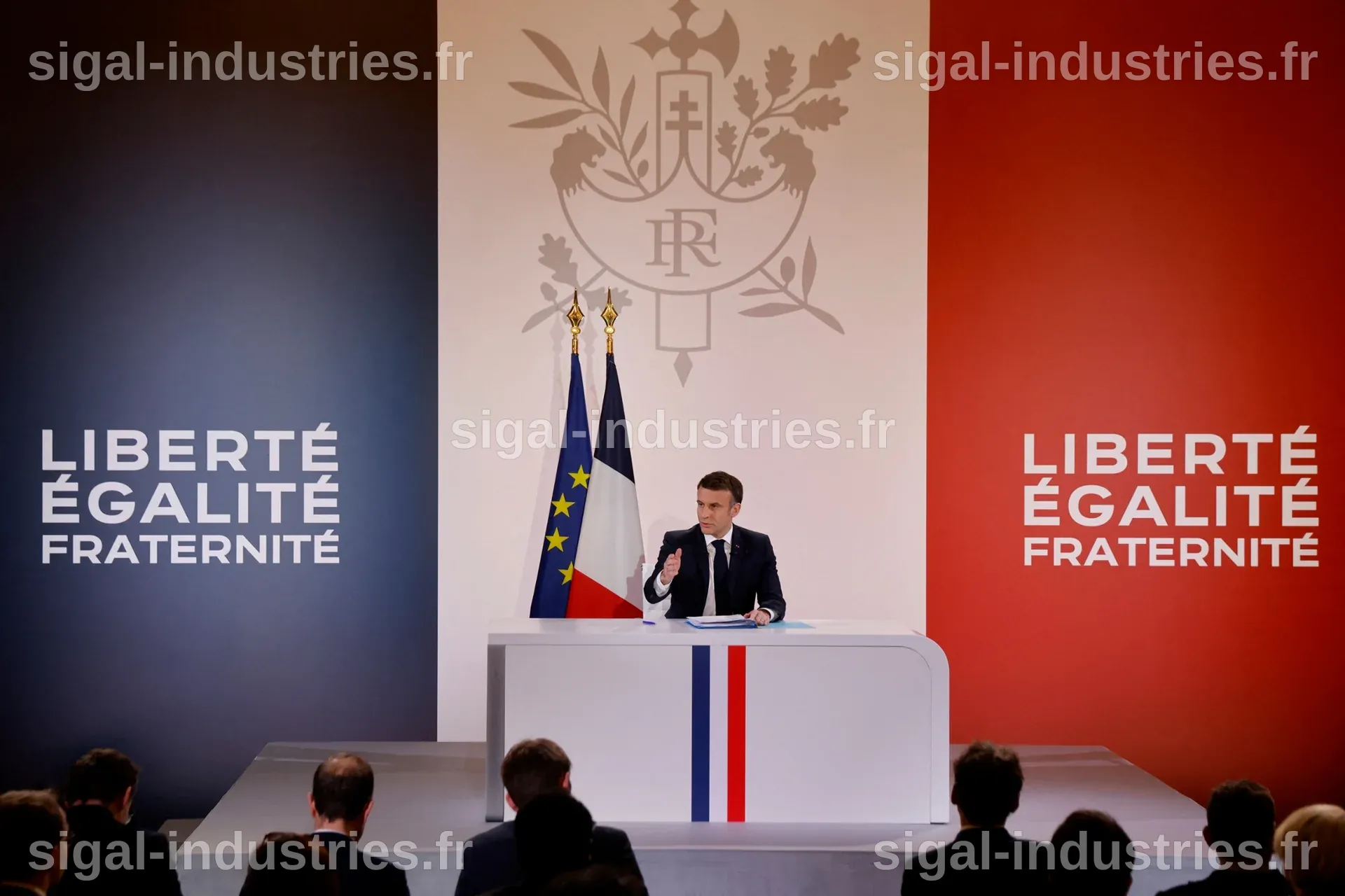 Macron annonce la possibilité d'un déploiement temporaire de chasseurs nucléaires auprès des alliés européens