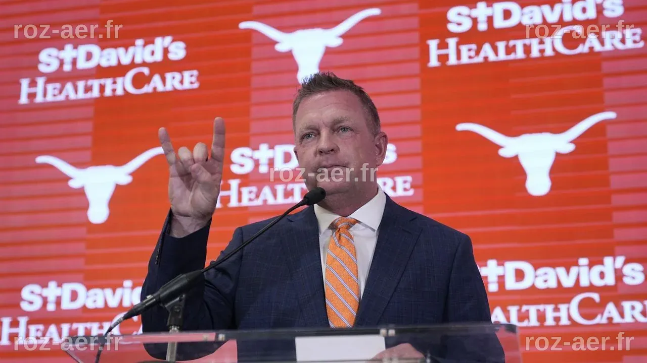 Texas snags Texas A&M baseball coach Jim Schlossnagle