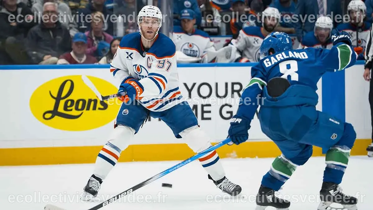 Oilers news: Stan Bowman details 'unique' Connor McDavid negotiation