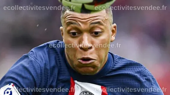 Photo : 07 Kylian MBAPPE (psg) during the ceremony for the UNFP ...