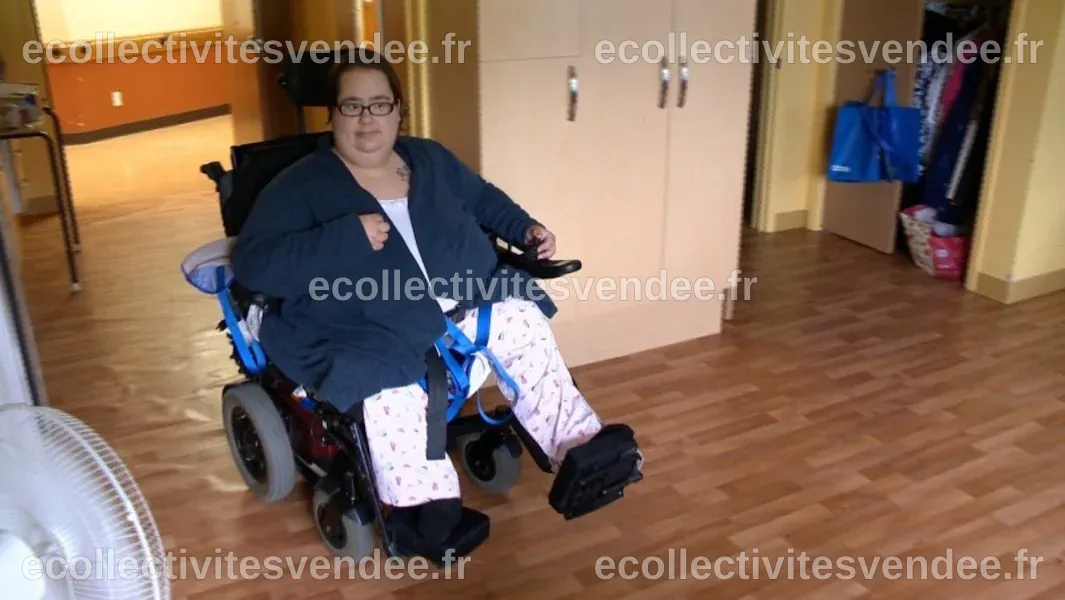 Forcée de garder sa couche souillée en raison de manque de personnel ...