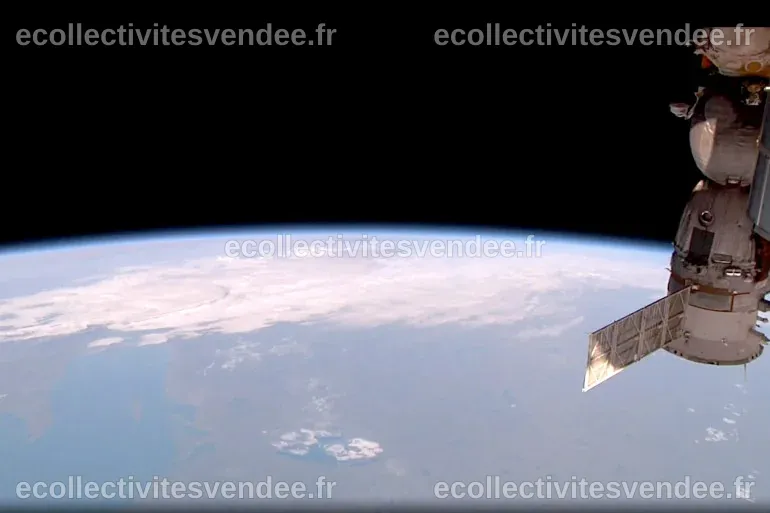 L'orbite de l'ISS corrigé par un vaisseau spatial russe
