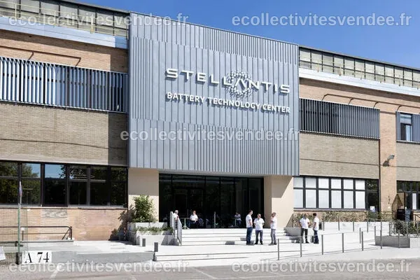 Stellantis inaugure un centre de batteries de 8 000m2 en Italie