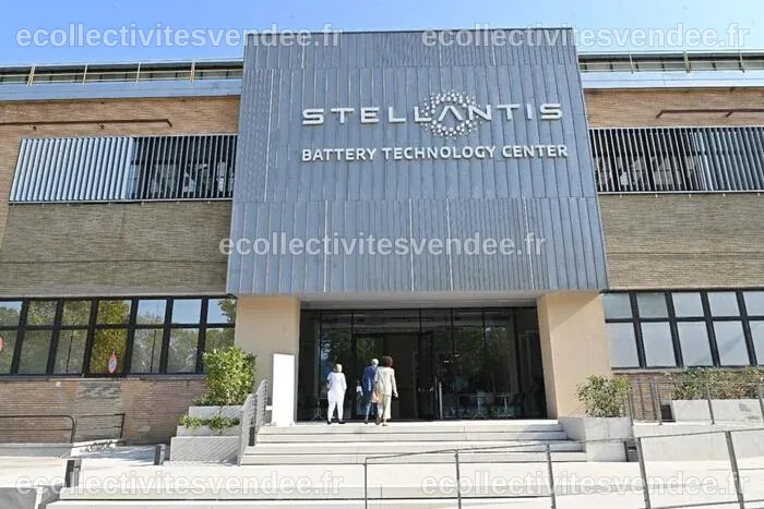 Stellantis ouvre son tout premier « Battery Technology Center » en ...