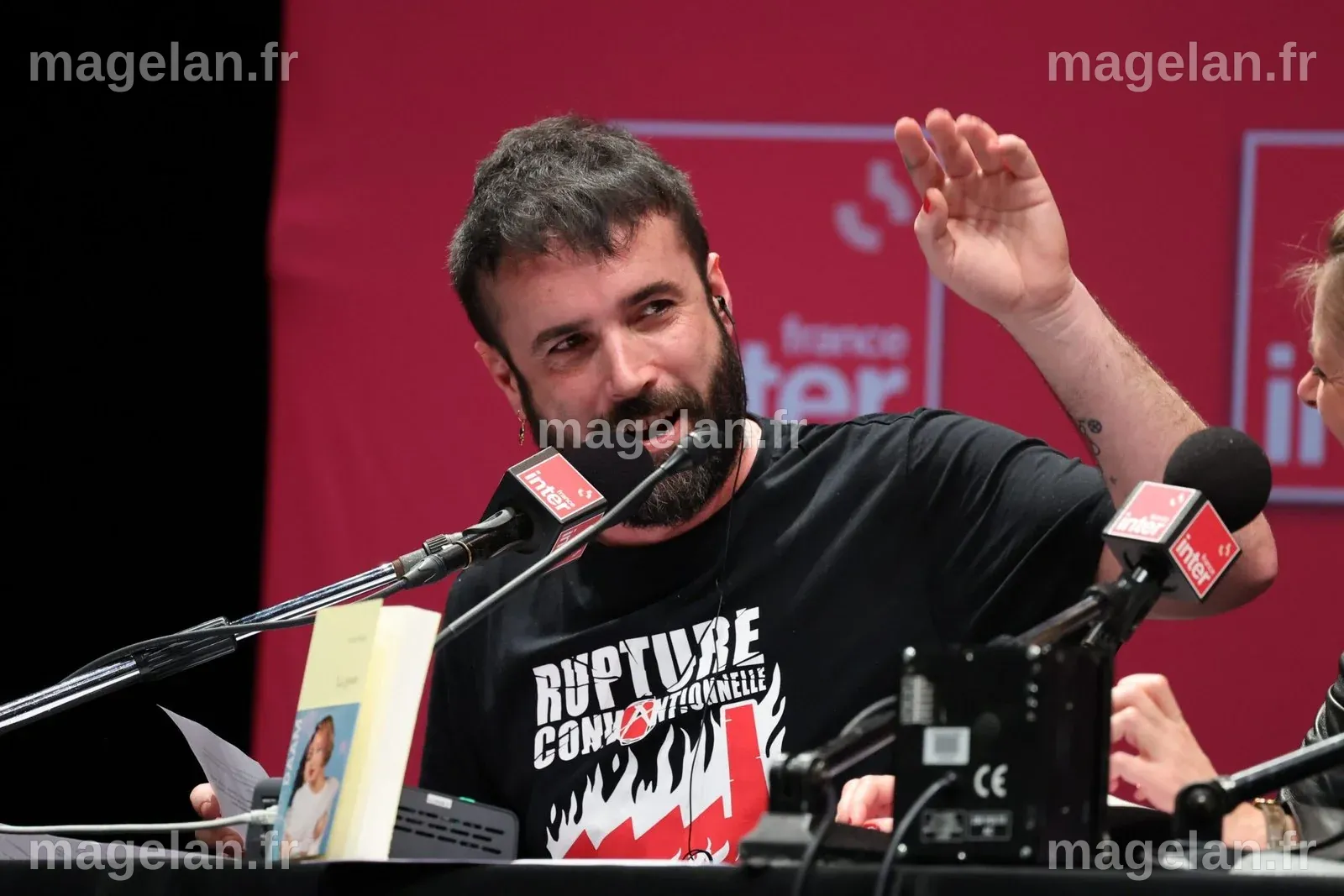Aymeric Lompret portrait complet d’un humoriste engagé et ...