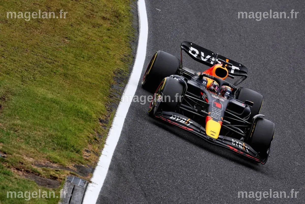 F1 au Japon : Kimi Antonelli décroche la pole, Verstappen éliminé en Q2